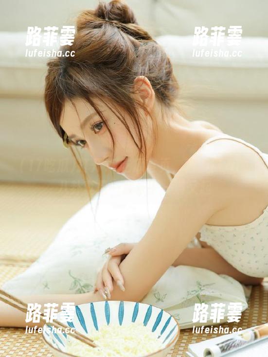 打开17吃瓜首页，朝阳群众的八卦真是一波未平一波又起