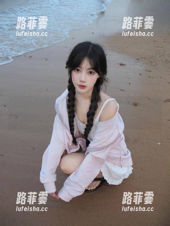 17吃瓜网 暂时离不开“17吃瓜网”的资源了,感情和八卦一起长大的节奏。