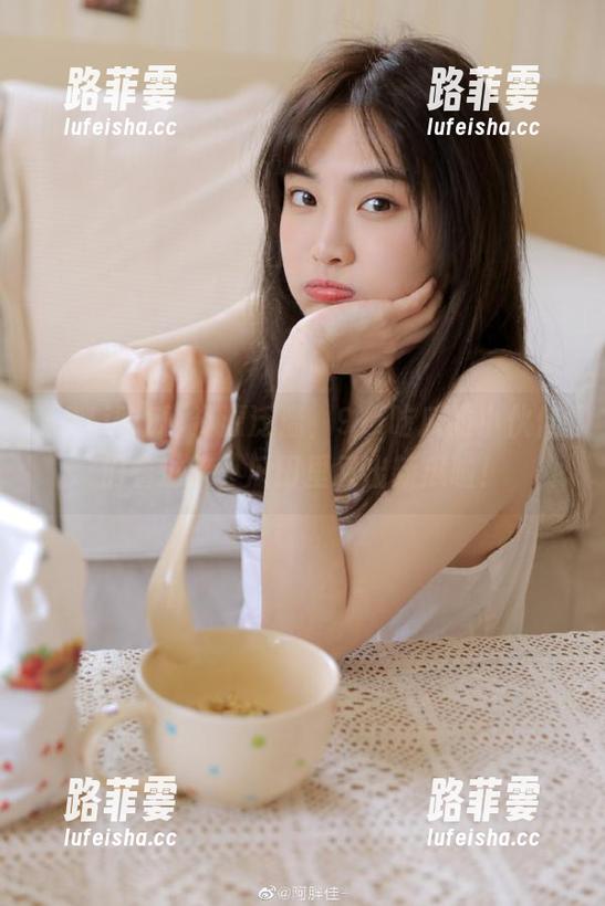91i吃瓜 资源泛滥,91i吃瓜的小伙伴们看过来,瓜田里又出新瓜啦!