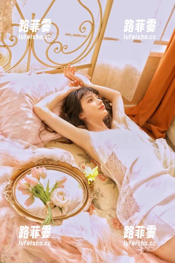 91吃瓜中心 正在看91吃瓜中心视频,忽然觉得大家的衣服好奇怪
