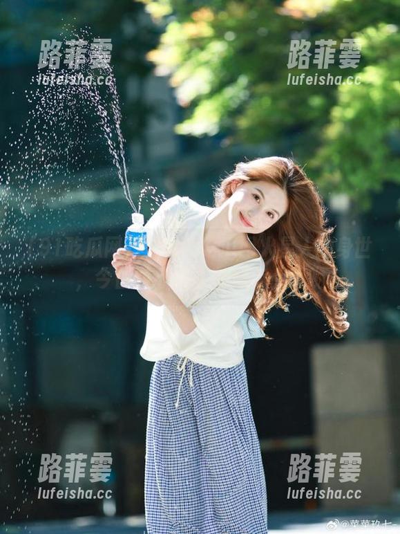 观看91吃瓜网火星人的身世，今日的瓜爬得稍微有点高哟