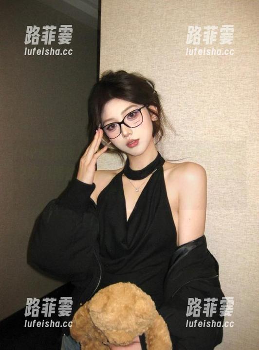 92吃瓜网 最新新闻快递:91%的人在92吃瓜网愉快吃瓜中,心情竟然比历届考试都好!