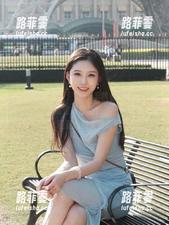 “ios手机看www.吃瓜网.com，心情变得好乱。”——是瓜太甜，还是心情太躁动？