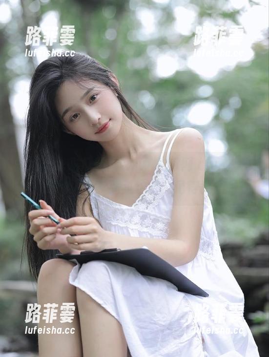 www.吃瓜网.com，畅游八卦的入口，路过这条，记得驻足哦。