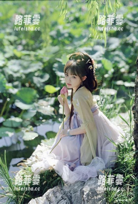 www.黑料 www.黑料苹果版:追星也不如吃瓜来得刺激!