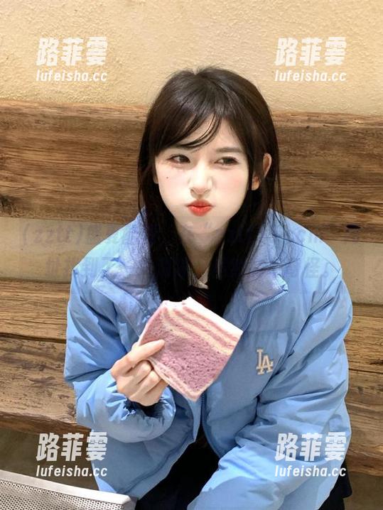 zztt 盛夏酷暑,在“zztt35.ccm”网址找到了一片清凉,虽然有点奇怪。