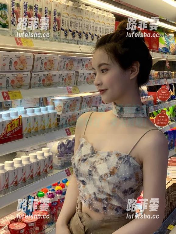 九一黑料社 今天的你缺一颗瓜的心?赶紧下载“九一黑料社”来治愈吧!