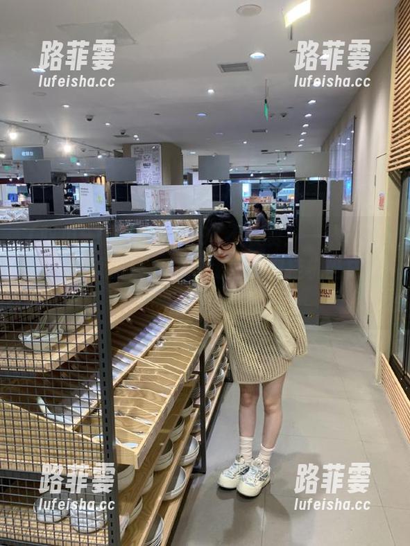 吃瓜91 黑暗吃瓜91不收费:一块“猛戈”的瓜扔来,吓得我直接把挂机当成了避世法宝!