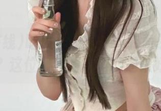 吃瓜在线首页：究竟是设局还是翻车？这位网红的黑料聊起来好复杂！