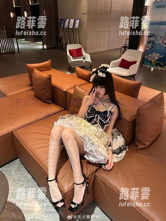 吃瓜网 在吃瓜网网页看个新闻,感觉自己像个被密码锁住的看客。