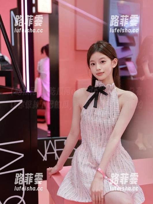 吃瓜网 “吃瓜网a4v.dn”入口,总有让你惊掉下巴的瓜,不过那感觉、你懂的。