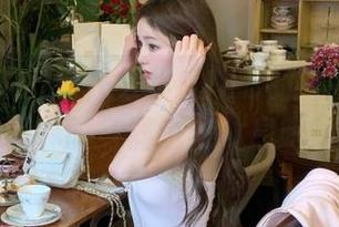 为什么娱乐718的官网又倒下了？服务器也该休息吧！