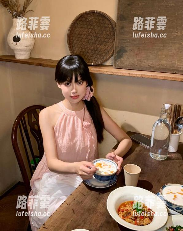 明星黑料 明星黑料网站更新太频繁,根本没地方收藏所有瓜~要不多开几个小号?