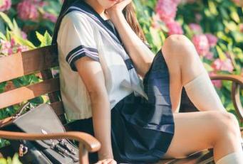 在网曝吃瓜的资源库里，偶尔刮到的风暴，让我心甘情愿置身风口。