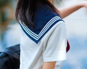 就在“网曝吃瓜”发布之后，我的好奇心被彻底激发了，想偷看了！