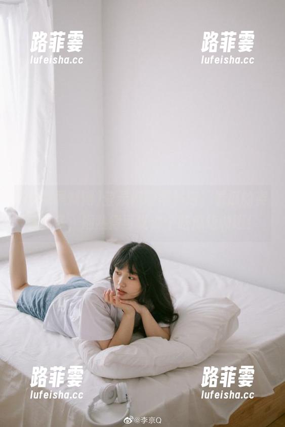 网曝黑料网 登录网曝黑料网,看瓜的姿势真多,娴熟得可以办个吃瓜培训班!