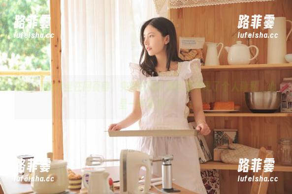 网红黑料 坐在网页前,突然在网红黑料里发现了个人隐私,心里一阵复杂…