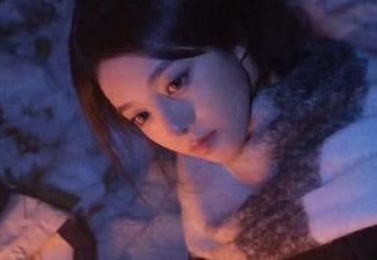 带着黑料不打烊的ios，我一边刷剧一边坐等冲哥的新动态。
