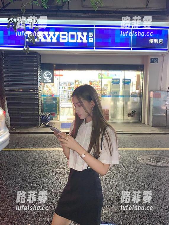 黑料不打烊 曲径通幽,从“zztt166.su黑料不打烊”的入口走一趟,保证你目不暇接的八卦线路!