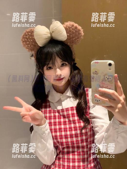 黑料网 黑料网更新:有没有觉得入口的氛围变得迷离又神秘?