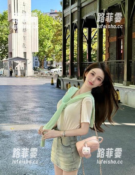 黑料网 黑料网今日内容,链接直接怼到我心里去,真想跟朋友分享但又怕被“上天”。
