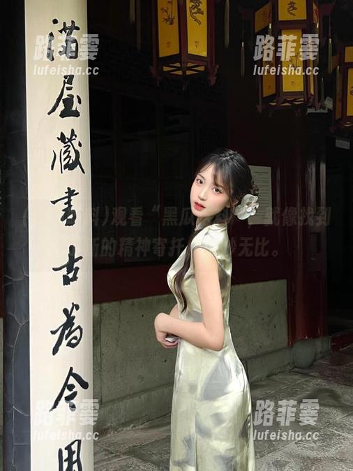 黑瓜吃料 观看“黑瓜吃料”,就像找到了新的精神寄托,奇妙无比。